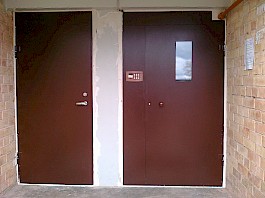 Laiptinės ir rūsio durys (8)